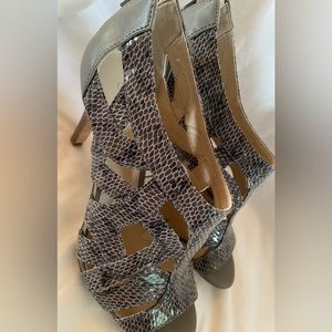 Calvin Klein - Snake skin open toe leather zip pumps heels - SZ 6.5